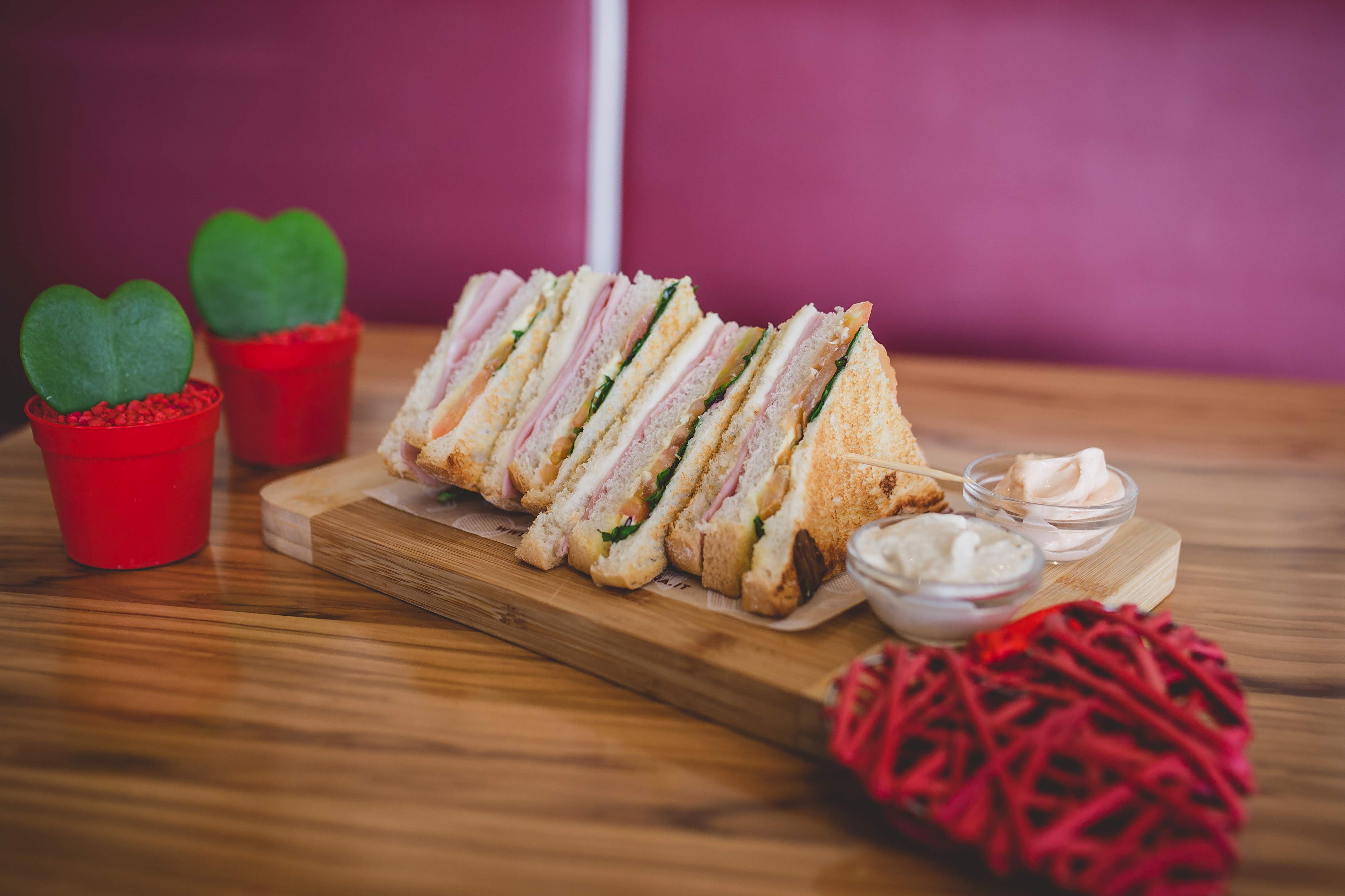 toasteria italiana club sandwich san valentino 3